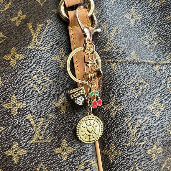 New HEARTS AND CHERRIES Bag Charm Gold Tone 🍒 - Picture 7 of 10